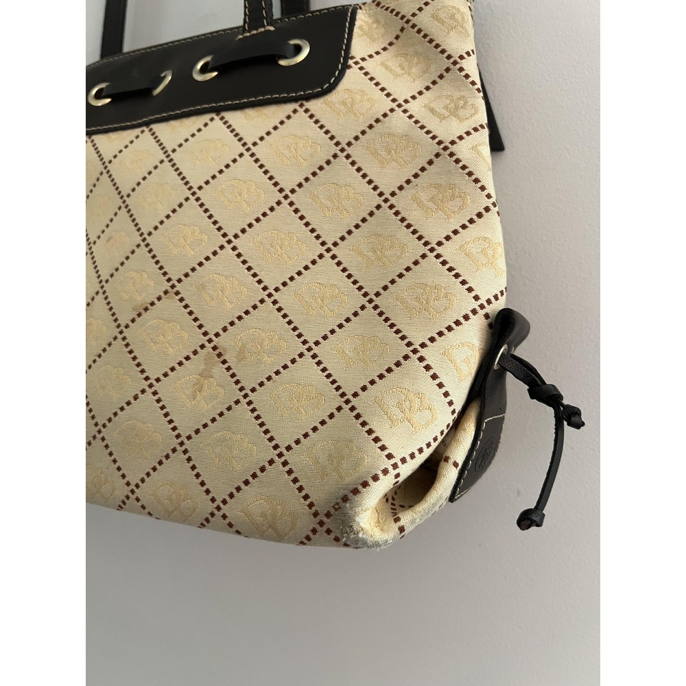 Dooney & Bourke Tote Bag Womens Medium Beige Logo Jacquard Leather Tassel - Picture 10 of 12